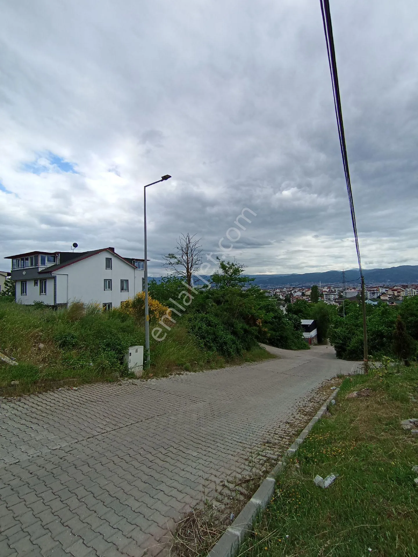 Çınarli Villalar Bölgesinde Deniz Manzaralı Emsalsiz Köşe Arsa
