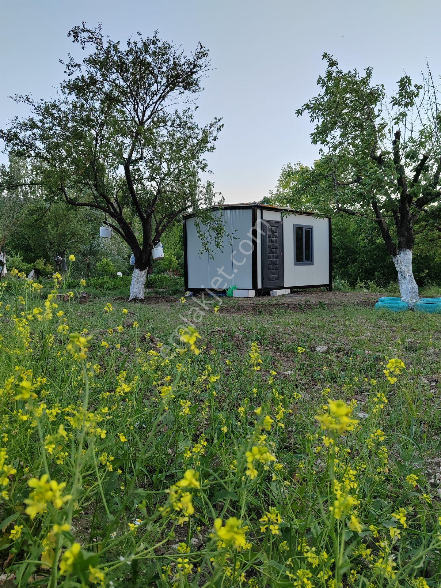 Sahibinden Köy İçinde Asfalta Cephe İçinde Ev Olan 2 Cephesi Dere Tek Tapu Bahçe