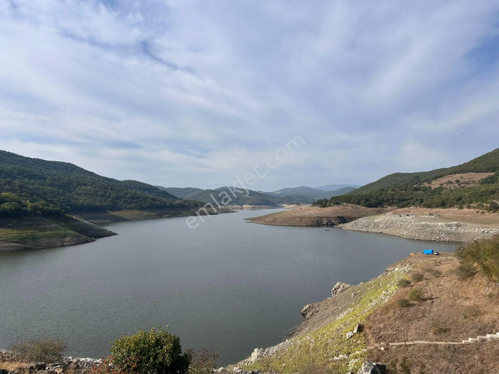 Sahibinden Çanakkale Biga Paşaçayı'nda Asfalt Yola Cepheli, Baraj Manzaralı, Yerleşime Yakın 973 M2 Tarla