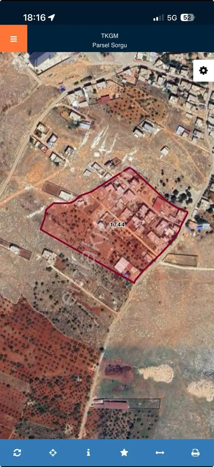 Sahibinden 1100 Metre Kare Etrafı Çevrili Zirve Konumda