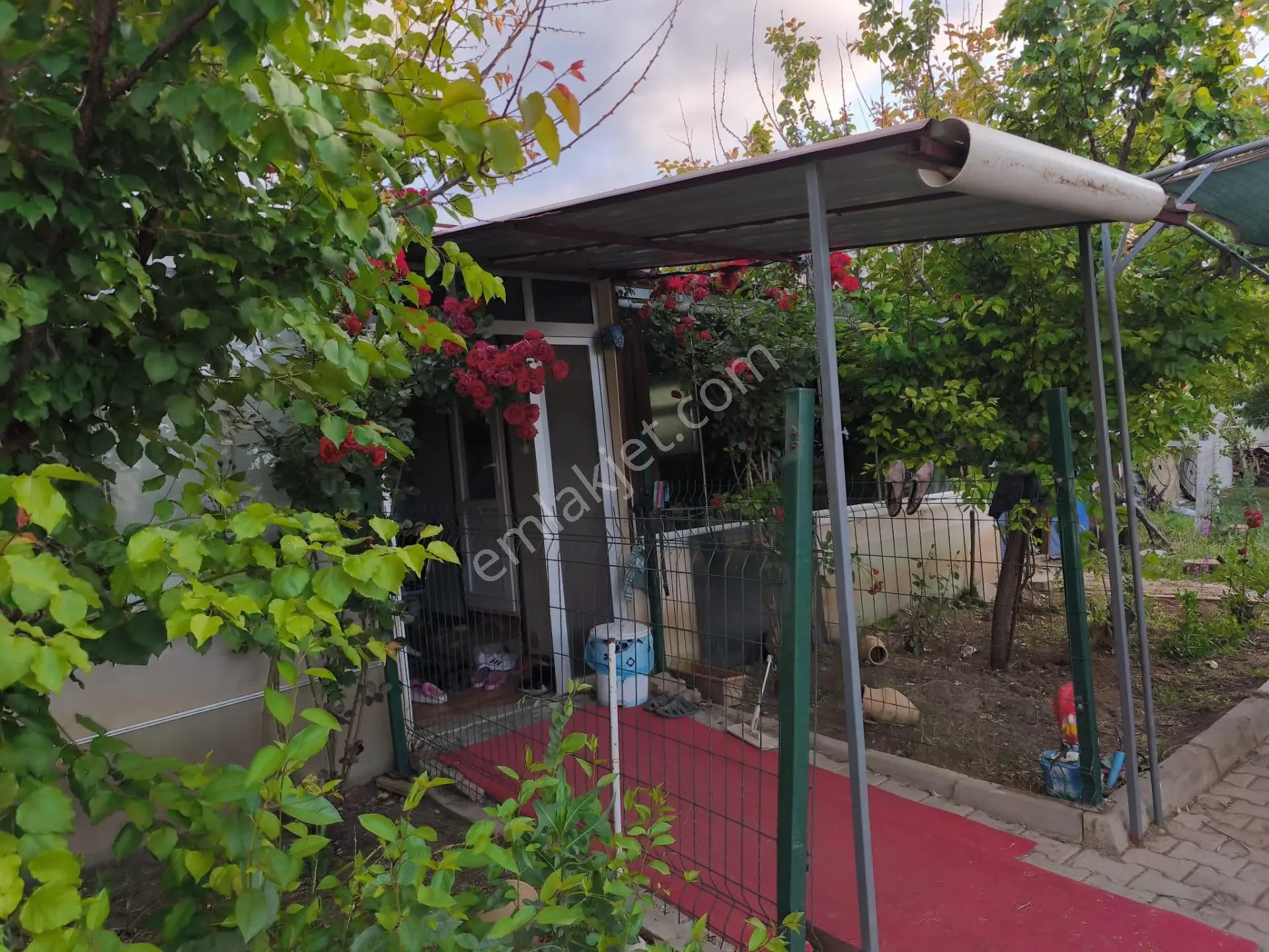 Sahibinden Karşılaya Mh İmarlı Çift Parsel Arsa Toplam 740 Km Üzerinde 60 Mt Kapalı Alan Elekt Su Abonesi Var