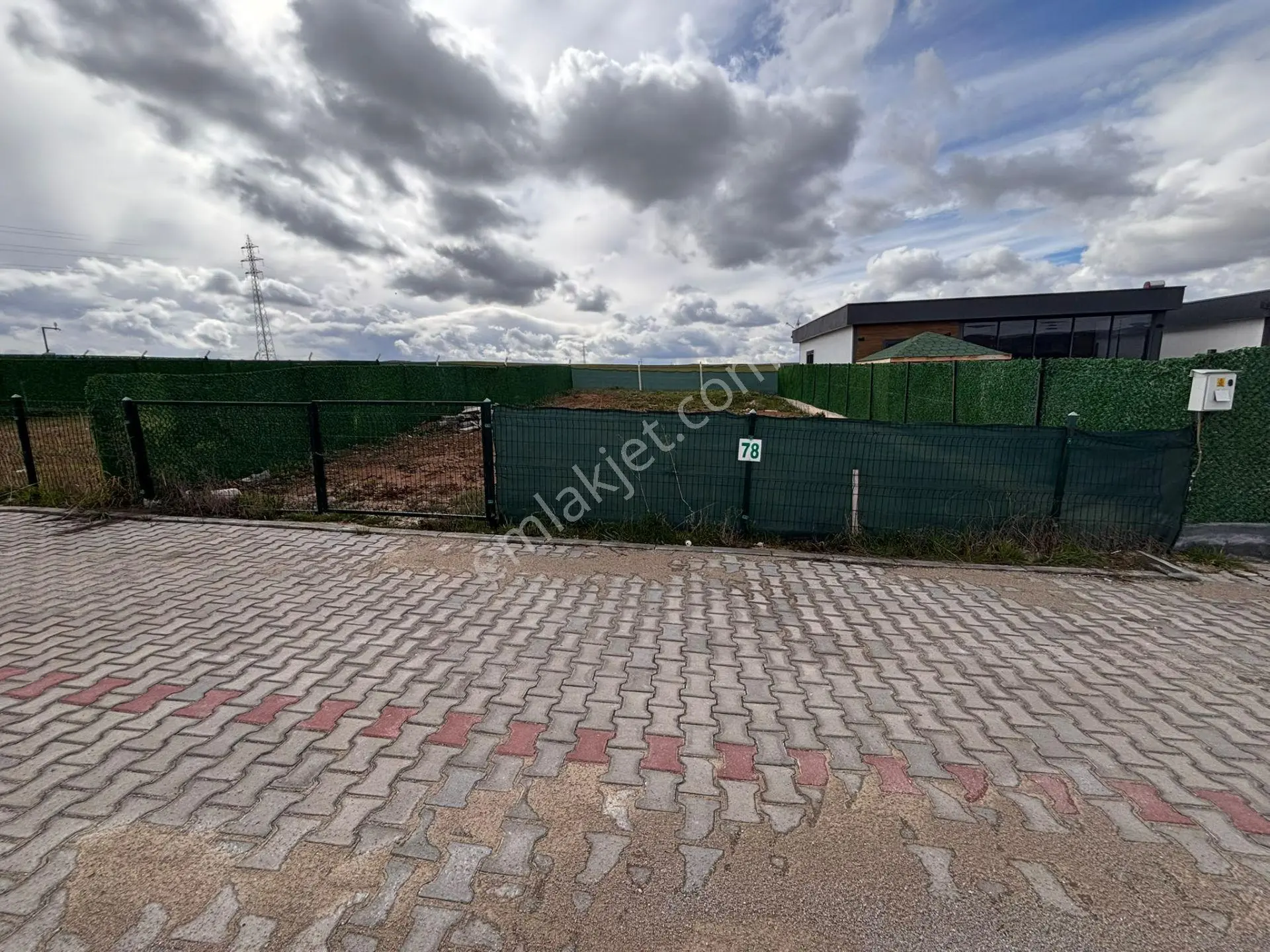 Sahibinden Yaşamköy Dostlar Doğa Sitesinde Satılık 300 M2 Tapulu Bahçe