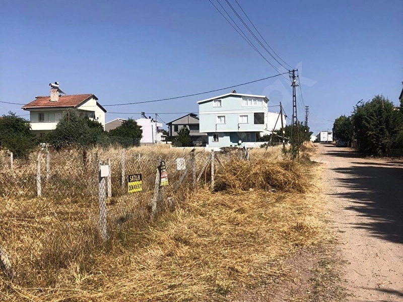 YENİÇİFLİKTE SAHİBİNDEN 140m2 ARSA