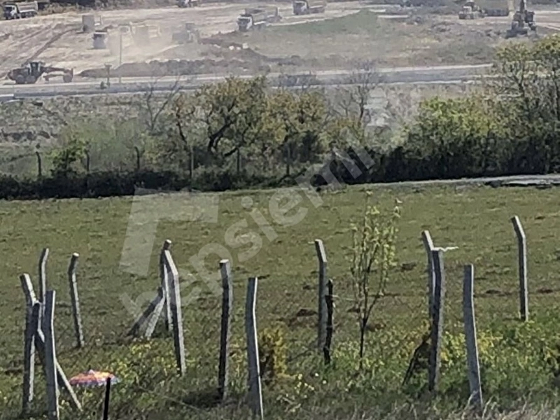 ARSA KÖŞE 8 NUMARA MUHTEŞEM BIR KONUMDA YENI İSTANBUL HAVALIMANI’NDAN HEMEN YANI BAŞINDA