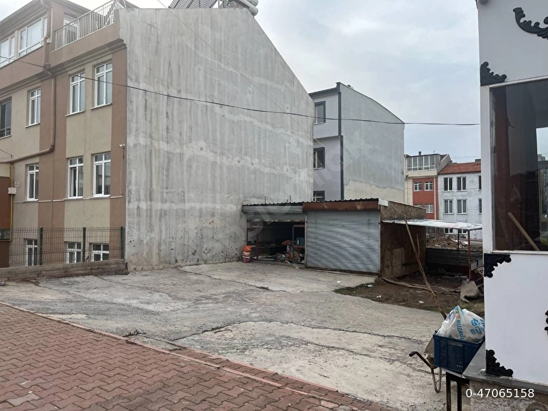 Yatırıma ve Kullanıma Uygun, Otoparklı, Merkezi Konumda Parsel