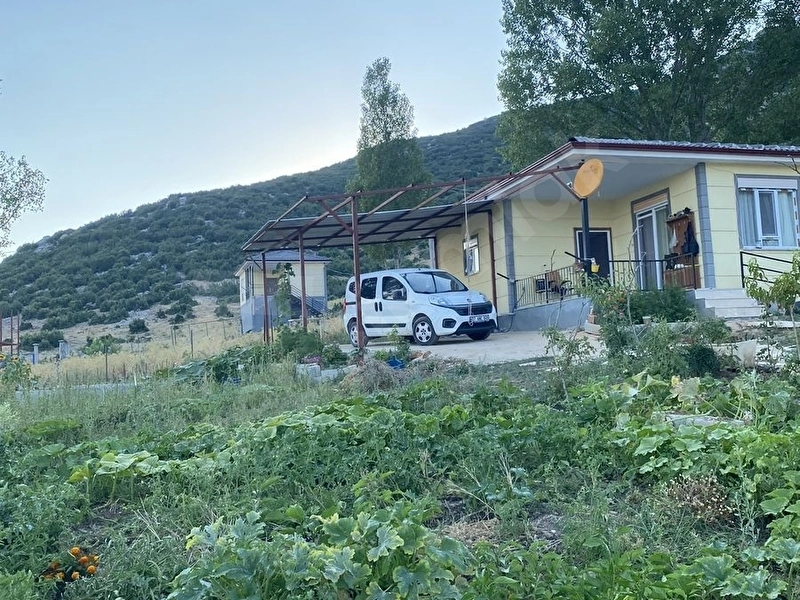 – 654 m² ARSALI PREFABRİK EV Burdur ili, Bucak ilçesi, Kemhali (Köyiçi) mevkiinde, 654,75 m²