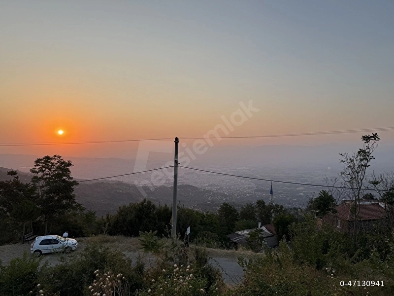 800 m2 - Villa imarlı - Manzaralı - Köşe Parsel - 3 Yola Cephe