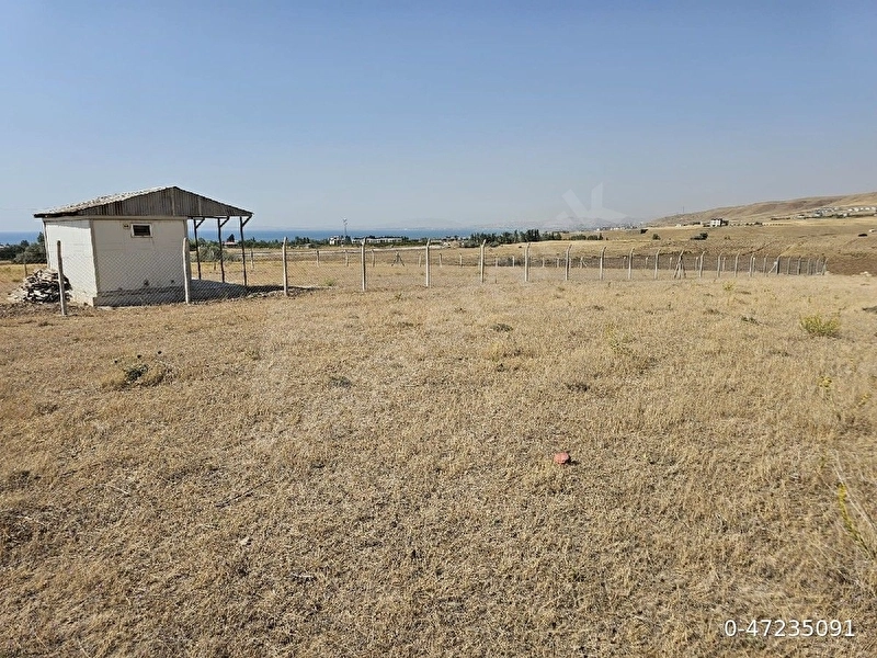 Edremit Elmalık 705M² imarlı ifrazlı Arsa