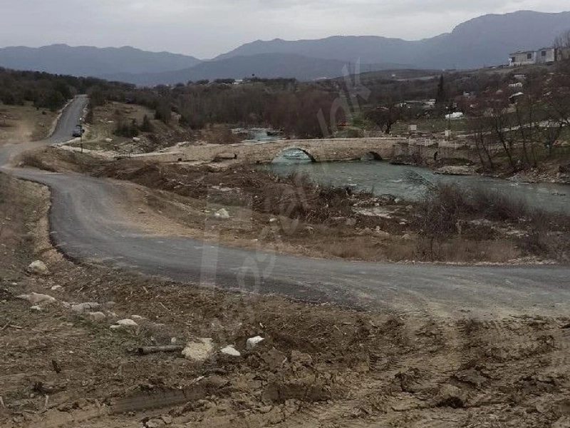 KARIT TAŞKÖPRÜ 2600M2 TAKAS OLUR