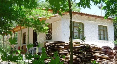 Dere Kenarı Huzur Dolu İçinde Evi Olan Arsa..