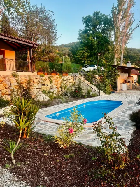 Sahibinden 2 Müstakil Ev 1800 M2 Bahçe İçinde