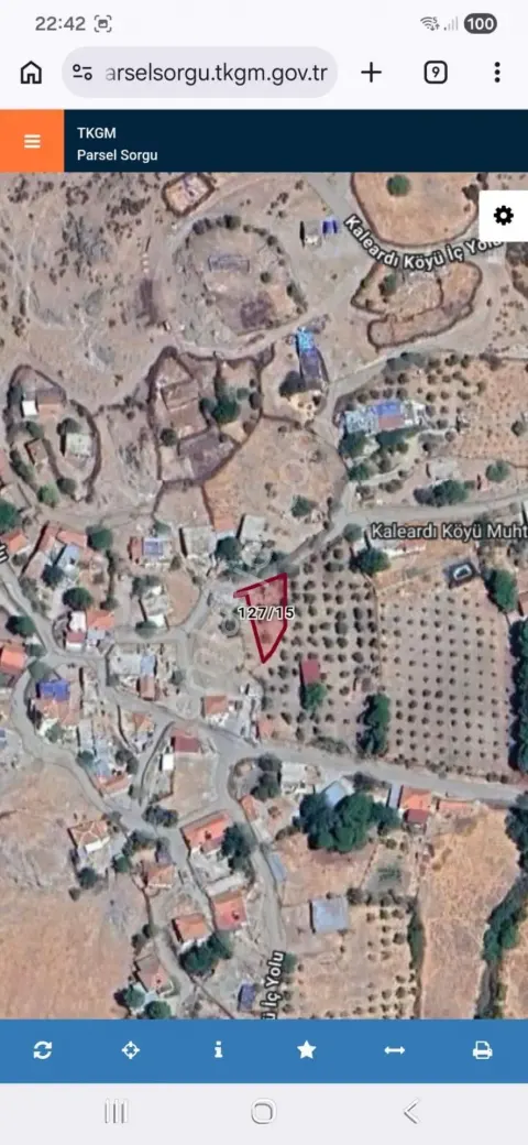 Sahibinden Bergama Kaleardı Köy İçinde 280 M2 Arsa.