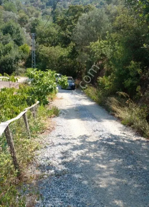 Sahibinden Yol, Su, Elektrik Var. Tek Tapu. Köy İçi İmarlı.
