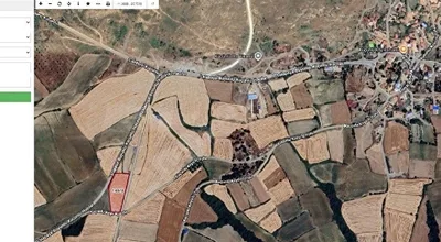 
          Küçünlü köyü girişine 350 metre yol kenarı yatırımlık tarla.
        