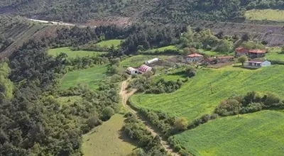 
          Kepsut eyüpbükünde 5.384 m² YOLA YAKIN SATILIK TARLA
        