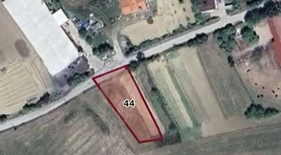 
          SAKARYA / KAYNARCA DUDU MAH. 900 M2 ANA YOLA CEPHE ARSA
        