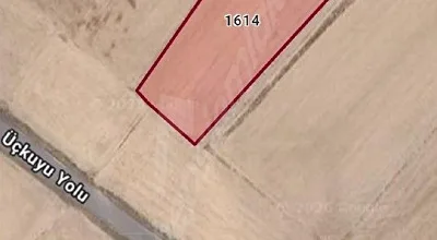
          ? ANA YOL ÜZERİ 4.300 m² DÜZ YATIRIMLIK TARLA
        