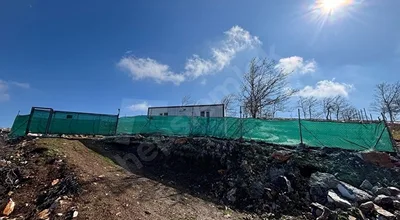 
          Gemlik Şahinyurdu Mahllesinde yola sıfır ister hobi bahçesi ister yatırımlık
        