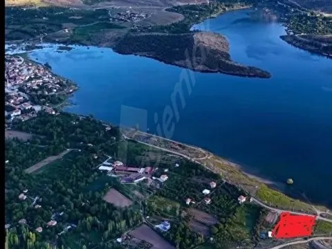 Konya  Halkapınar da imara sıfır göl manzaralı yerimiz satılıktır.