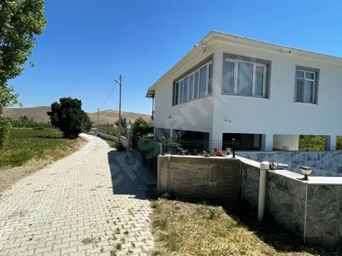 SAHİBİNDEN YILDIZLI DURLAZDA ANA YOLA 150 metre mesafede SATILIK 1542 m2 BAHÇE