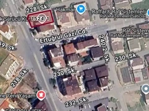 ÇAYIROVA UĞUR MUMCU CADDESİ'NDE SATILIK TİCARİ ARSA
