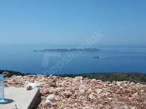 KAŞ SARIBELEN-SAHİL'DE, DENİZ MANZARALI, HARİKA KONUM VE ÖZELLİKLER