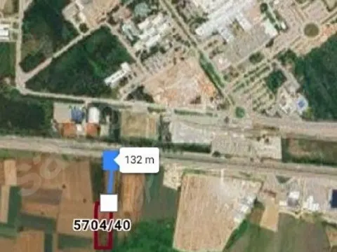 İzmir yoluna bir parsel yakınında