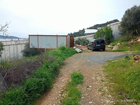Acil satilik Sera Bölgesinde Suya Yakın 780 m² Yatırımlık Arazi