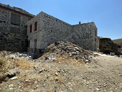 Çukurköy’de Fintoz Butik Otel Arkası Köşe Parsel