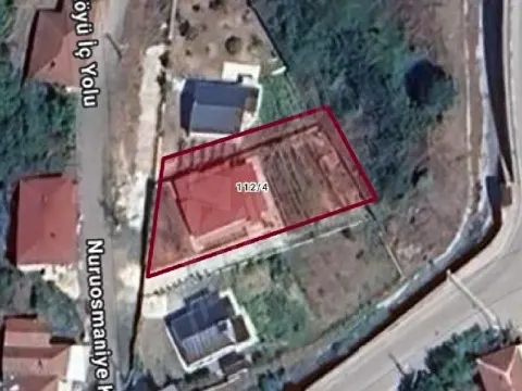 geyve nuruosmaniye'de 100 metrekare 3+1 ev ve arsası
