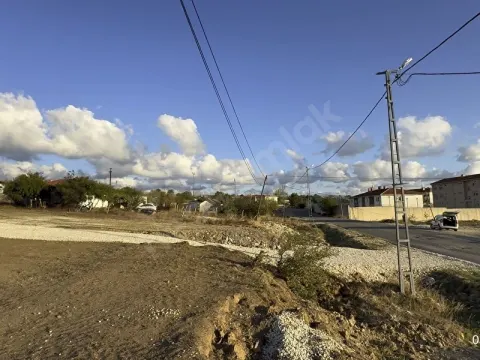 Sahibinden Çatalca Binkılıç ta imar alanı içerisinde elektrik su ve doğalgaz alt yapılı tarla