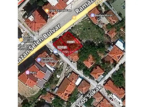 Bucak Merkezde, Antalya'ya 80 km, Cadde Üstü, Köşe Başı Arsa