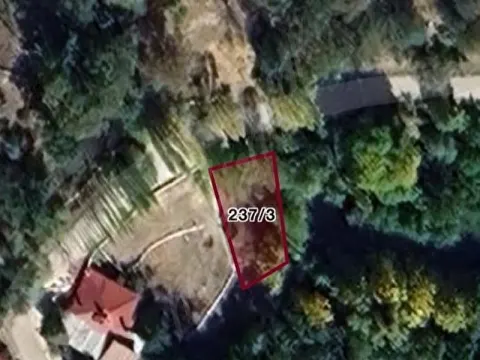 Muğla seydikemerde ana yol üzeri tarla