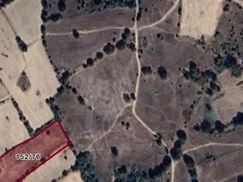 YAYLAÇAYIR KÖYÜNDE 6150m2 Tarla